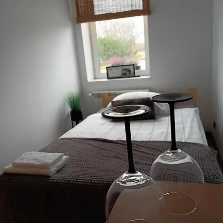 Numer 1, Dwie Sypialnie Dwa łóżka