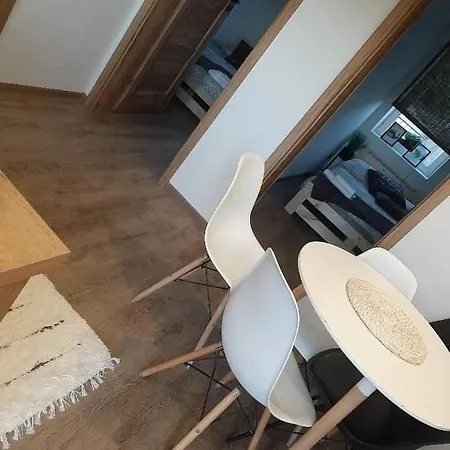 Numer 1, Dwie Sypialnie Dwa łóżka *